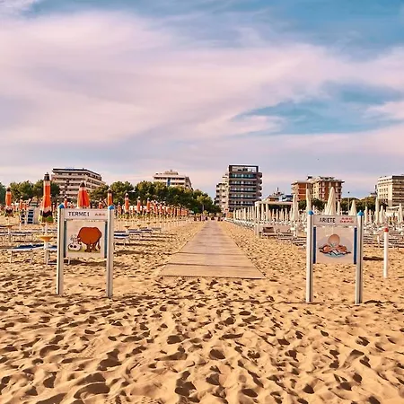Smeralda Superior, 8 Posti Vicino Al Mare E Alle Terme * Бибионе